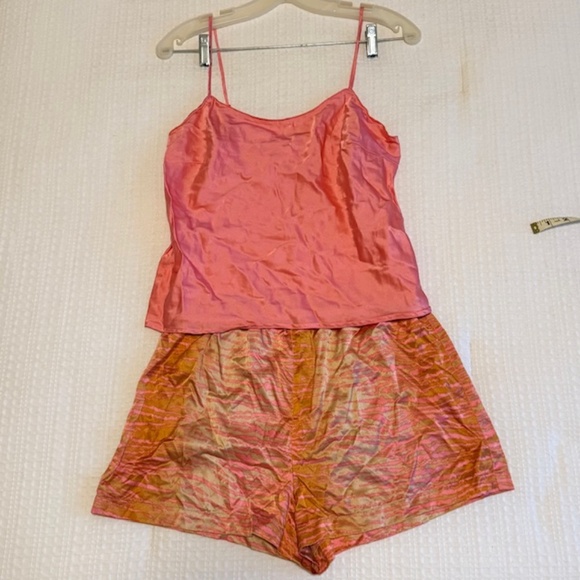 Victoria's Secret 100% Silk Cami and Sleep Short Set Size Small - Picture 1 of 6